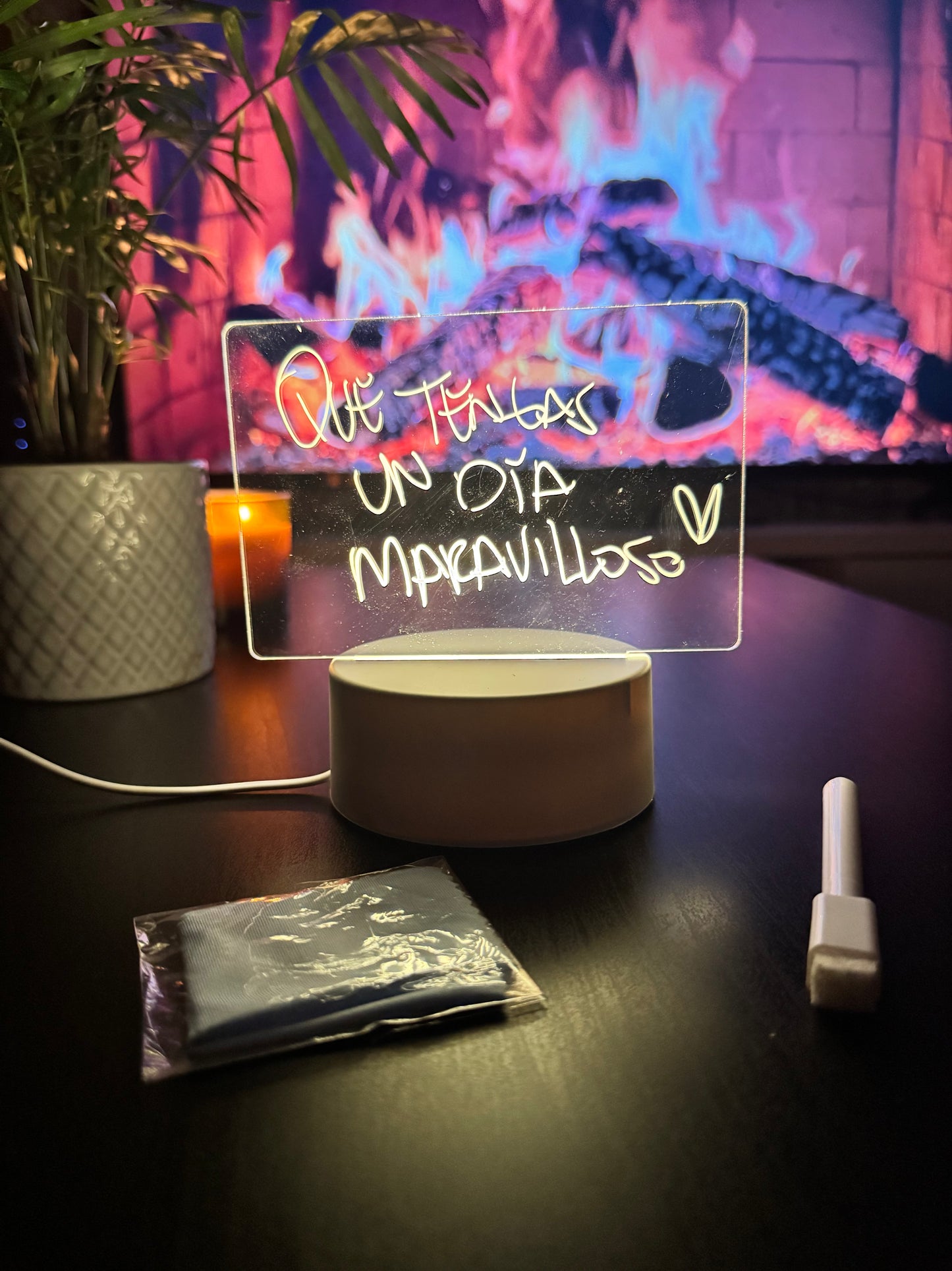 Tablero de notas Luminoso LED con Borrado mágico, Tablero de Mensajes Escritos a Mano, Luz Nocturna, Pizarra LED Creativo Decorar, Lampara Personalizada Hogar, Diy Pizarra Personalizable Regalo.